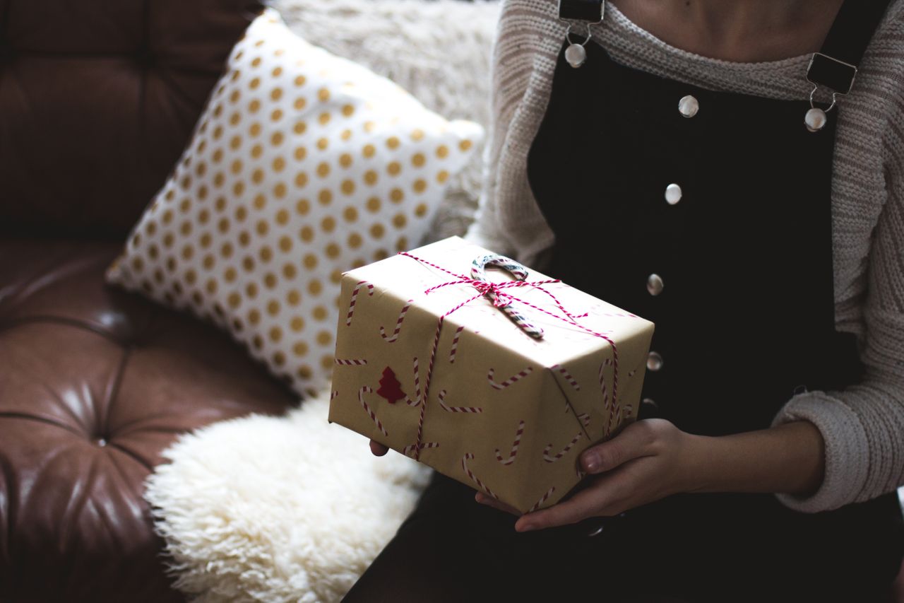 Gift Guide To Non-Cheesy Jewelry Gifts Gift Guide To Non-Cheesy Jewelry Gifts