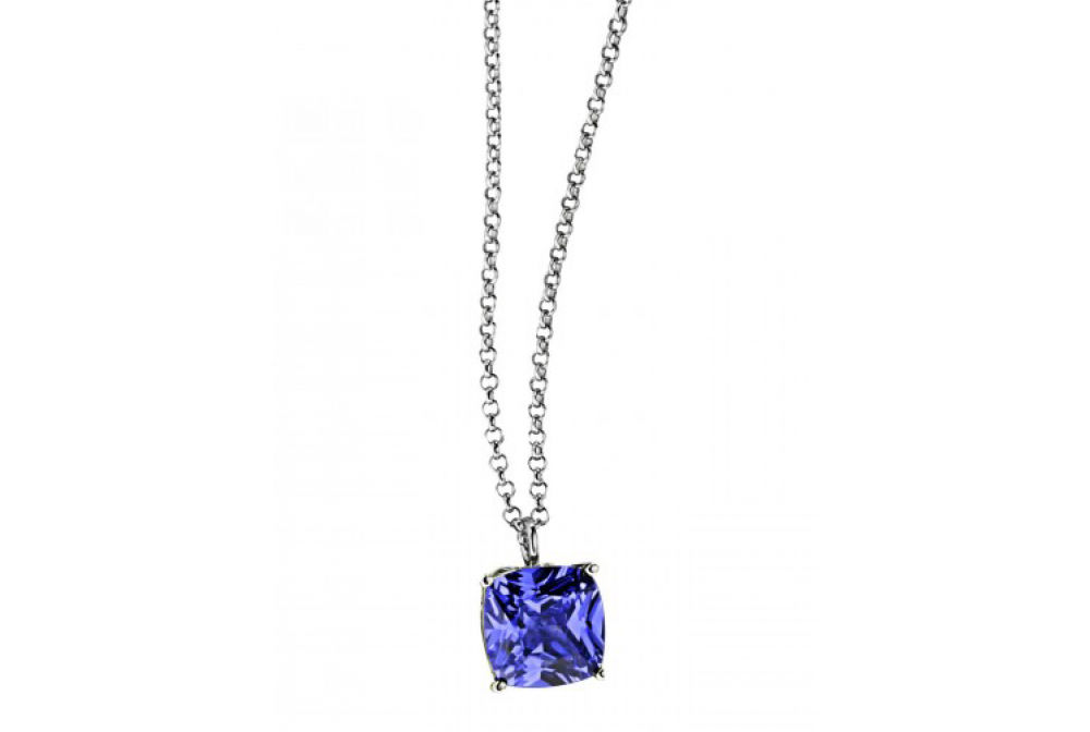 Elle Pendant Necklace