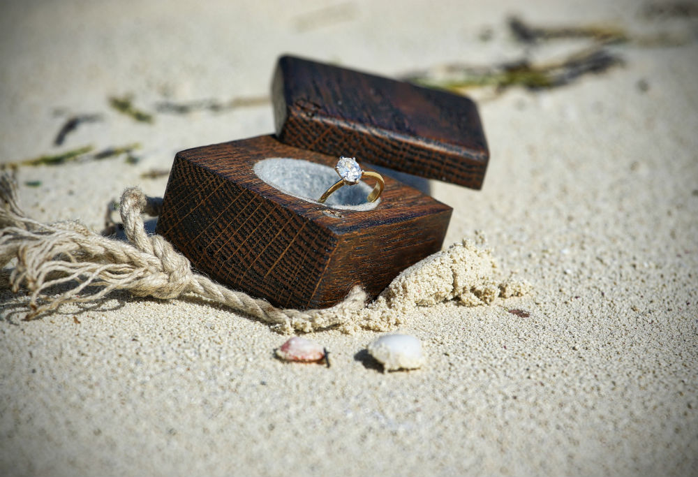 5 Swoon-Worthy Oval Cut Engagement Rings You'll Want for Yourself