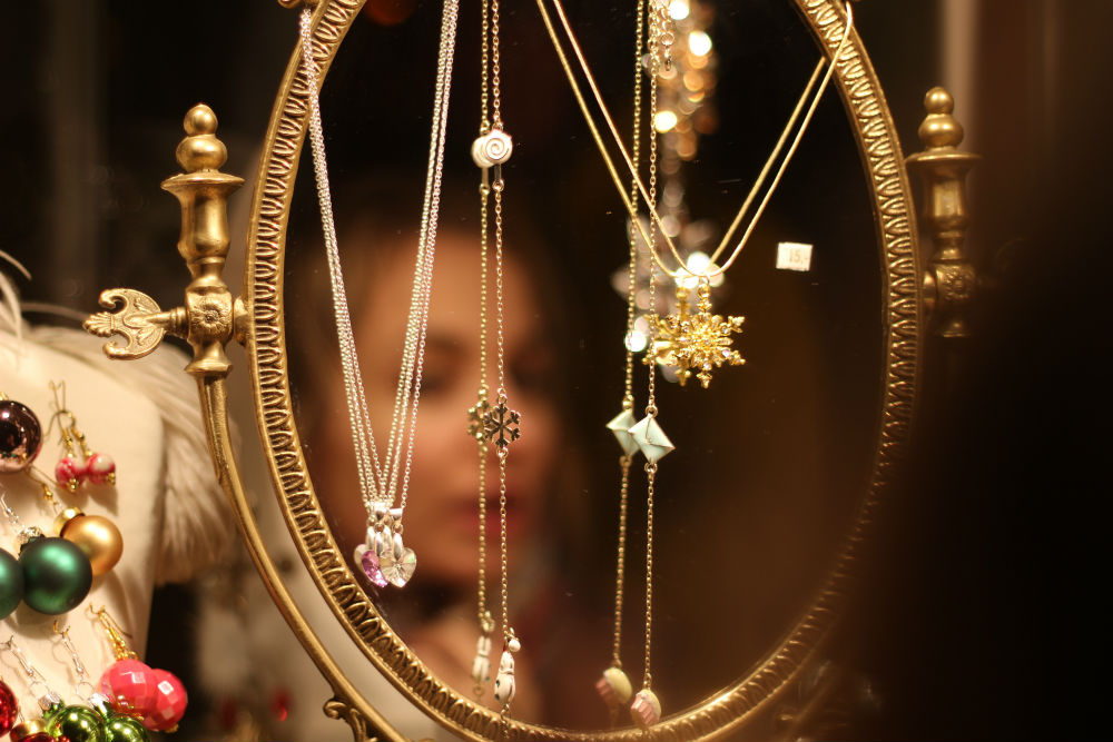 Why Shop for Necklaces at Rumanoff's Jewelers? Why Shop for Necklaces at Rumanoff's Jewelers?
