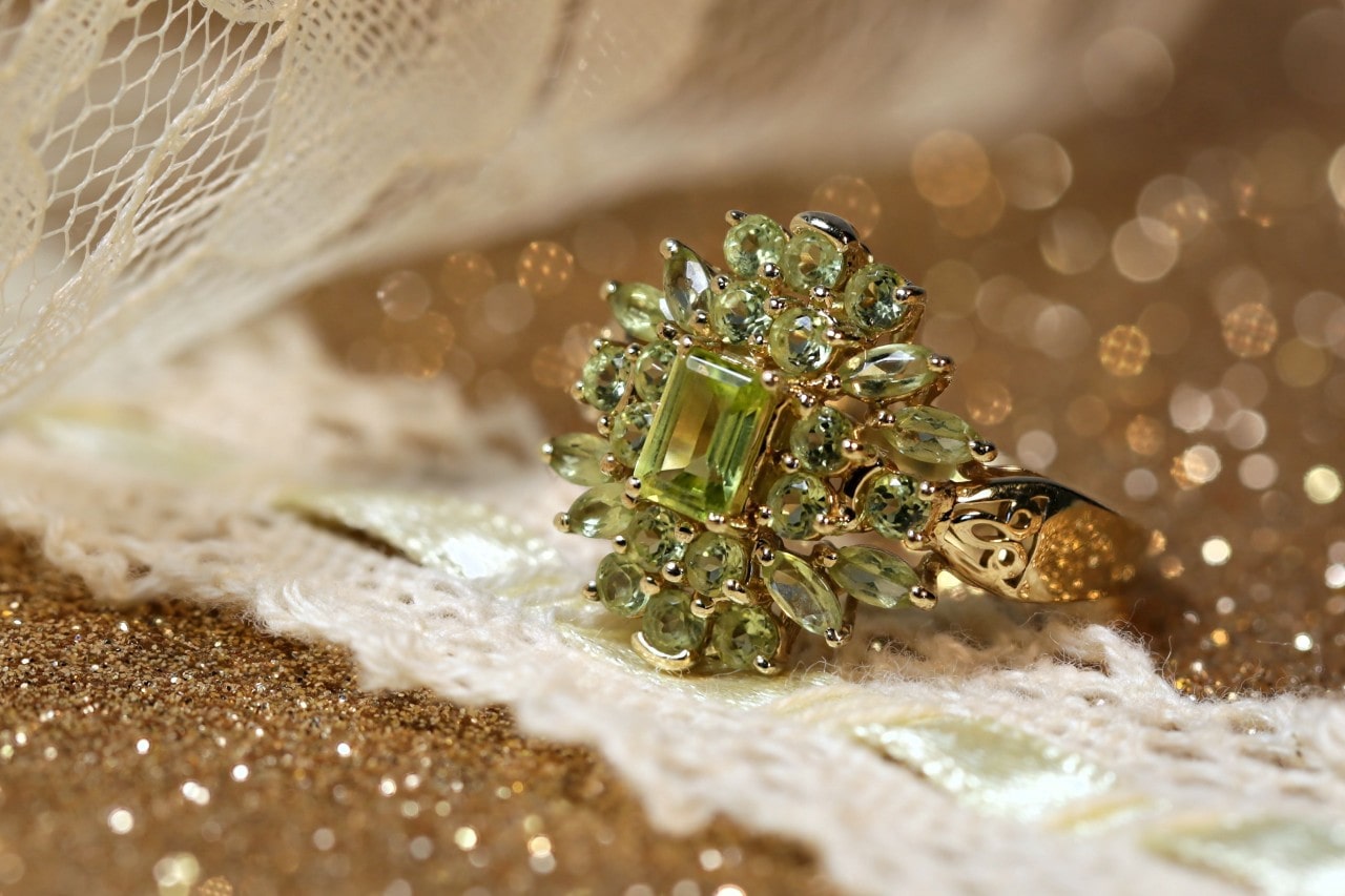 DISCOVER UNIQUE JEWELRY AT Rumanoff's Jewelers DISCOVER UNIQUE JEWELRY AT Rumanoff's Jewelers
